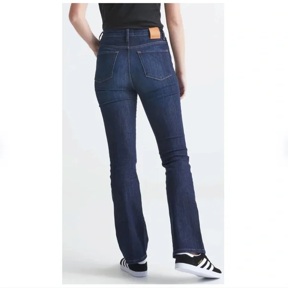DUER Women's High Rise Boot Cut Denim Pant in Medium Stone. 27" x 32" - Picture 2 of 5